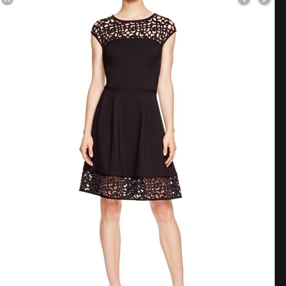 ⬇️ Lauren Ralph Lauren black laser cut flare dress